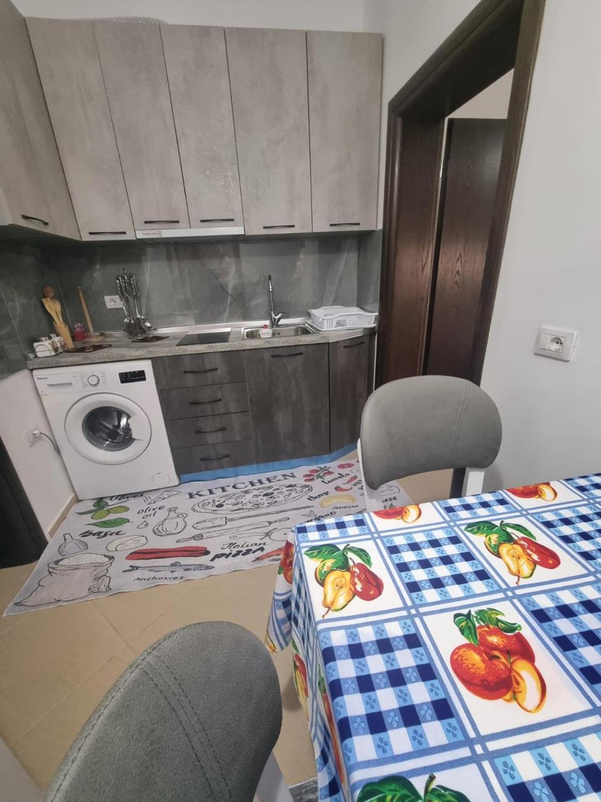 Vila Megi-Rent Room Vlorë 외부 사진