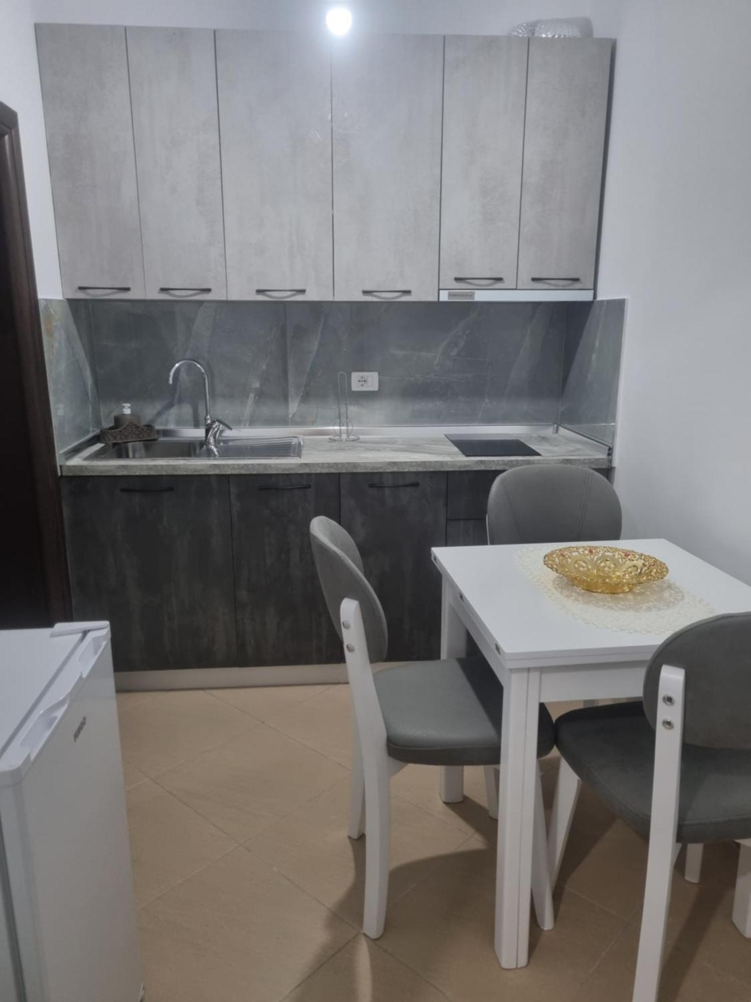 Vila Megi-Rent Room Vlorë 외부 사진