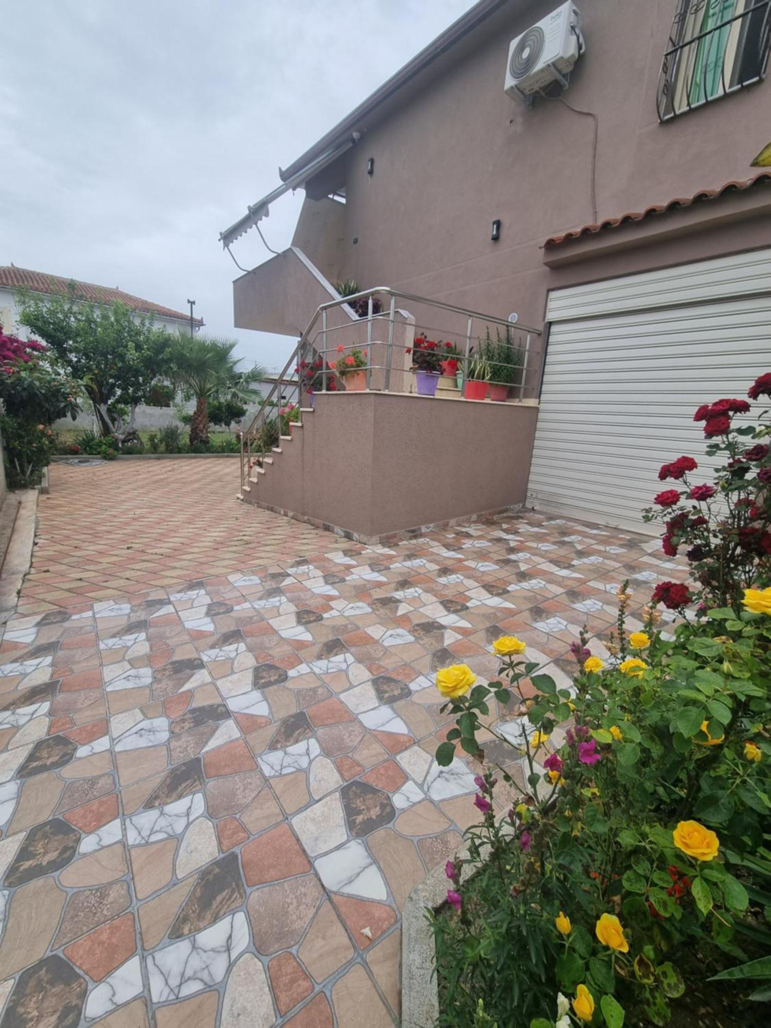 Vila Megi-Rent Room Vlorë 외부 사진